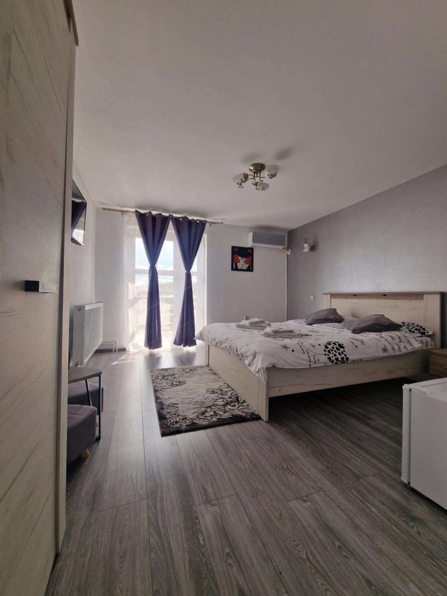 Deluxe Double Room (2 Adults + 1 Child),1673997401:JPEG