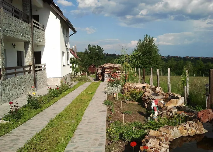 Pensiunea Bogdan Novaci Străini